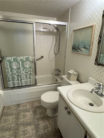 1100 Ponce De Leon Circle N102, Vero Beach, FL 32960