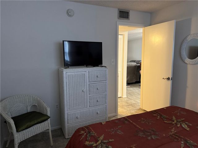 1100 Ponce De Leon Circle N102, Vero Beach, FL 32960