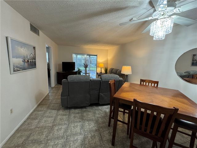 1100 Ponce De Leon Circle N102, Vero Beach, FL 32960