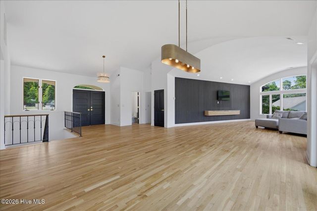 304 Gull Road, Hampstead, NC 28443