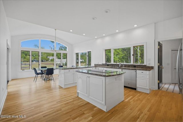 304 Gull Road, Hampstead, NC 28443