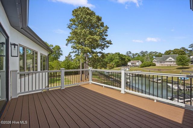 304 Gull Road, Hampstead, NC 28443