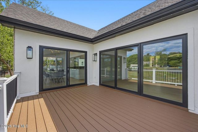 304 Gull Road, Hampstead, NC 28443