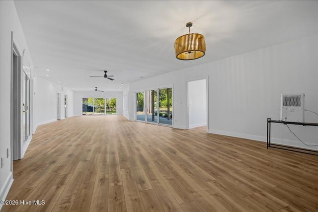 304 Gull Road, Hampstead, NC 28443