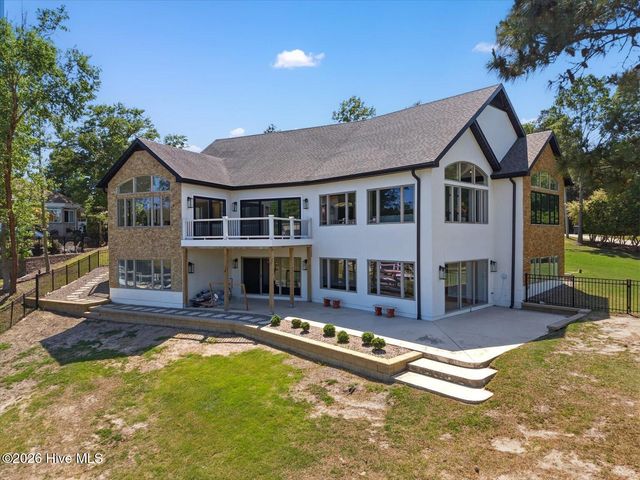304 Gull Road, Hampstead, NC 28443