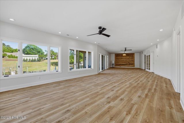 304 Gull Road, Hampstead, NC 28443