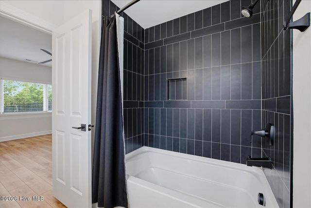 304 Gull Road, Hampstead, NC 28443