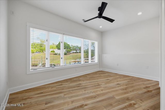 304 Gull Road, Hampstead, NC 28443