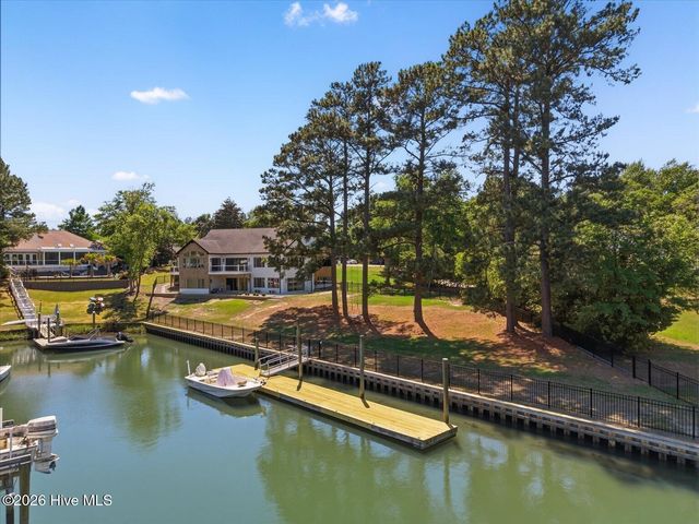 304 Gull Road, Hampstead, NC 28443