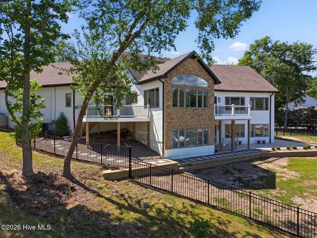 304 Gull Road, Hampstead, NC 28443