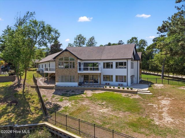 304 Gull Road, Hampstead, NC 28443