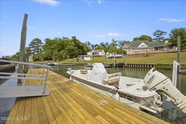 304 Gull Road, Hampstead, NC 28443