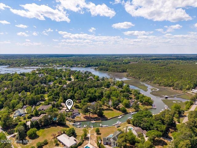 304 Gull Road, Hampstead, NC 28443