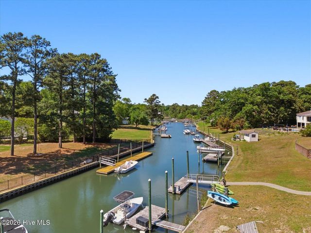 304 Gull Road, Hampstead, NC 28443