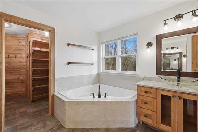 27 Stucky Lane, Bella Vista, AR 72715