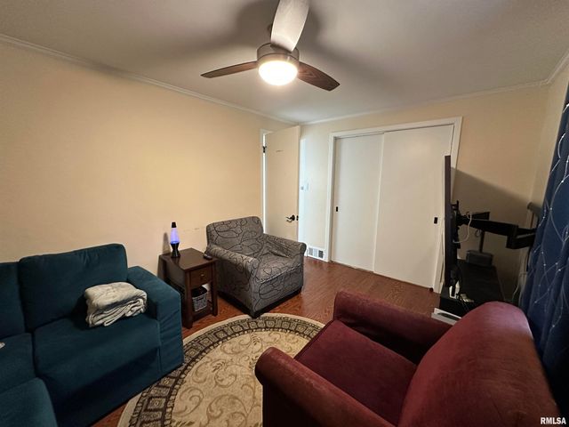 900 S 1ST Avenue, Morton, IL 61550