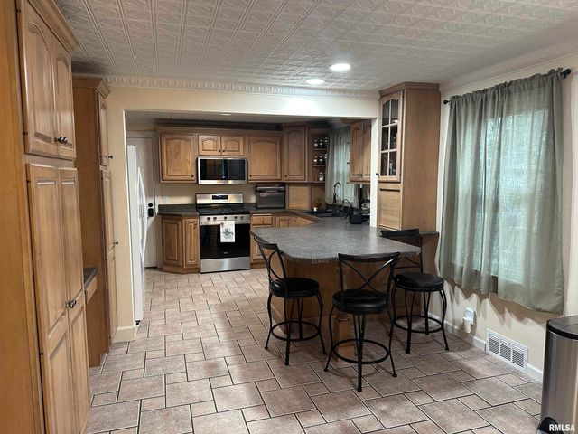 900 S 1ST Avenue, Morton, IL 61550