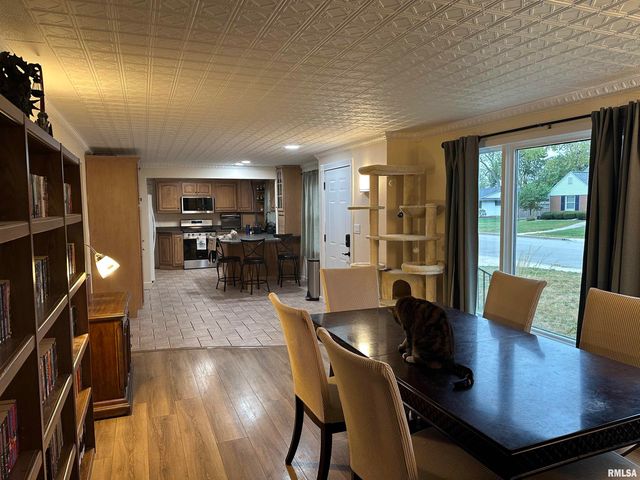 900 S 1ST Avenue, Morton, IL 61550