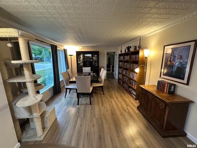 900 S 1ST Avenue, Morton, IL 61550