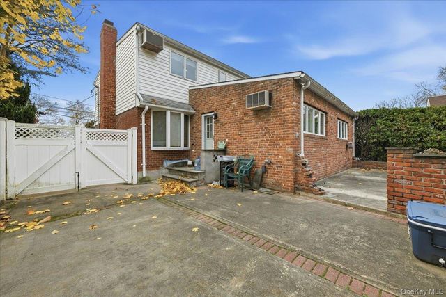 120 Bruce Terrace, Mineola, NY 11501