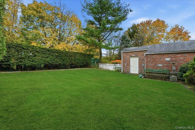 120 Bruce Terrace, Mineola, NY 11501