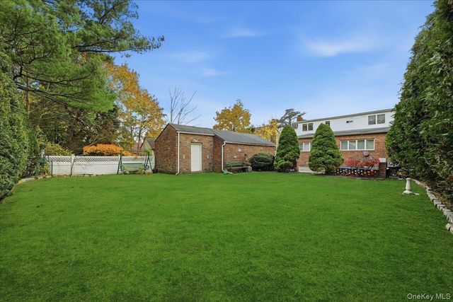 120 Bruce Terrace, Mineola, NY 11501