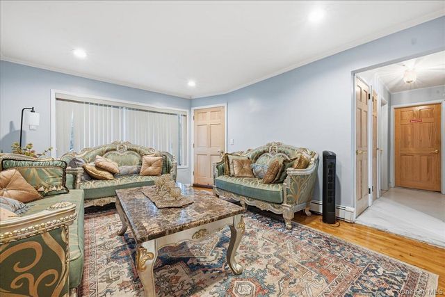 120 Bruce Terrace, Mineola, NY 11501