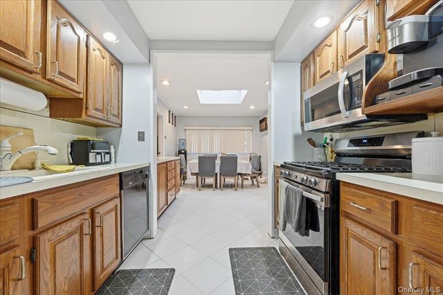 120 Bruce Terrace, Mineola, NY 11501