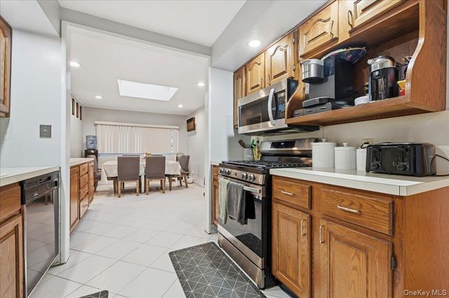 120 Bruce Terrace, Mineola, NY 11501