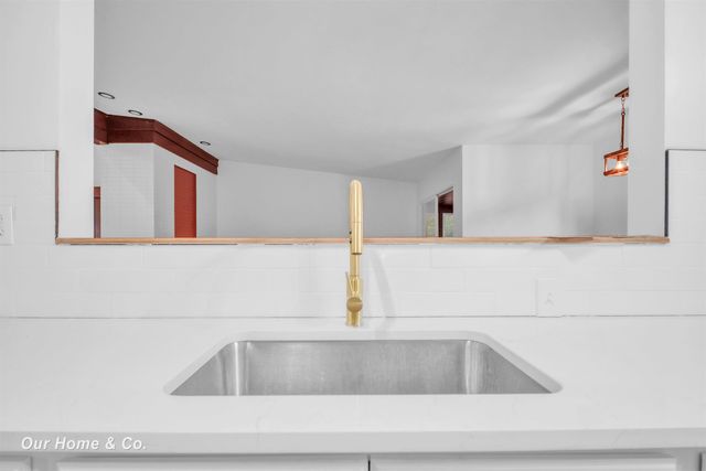 2502 Lee Drive, Bay City, MI 48708