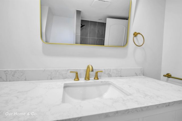 2502 Lee Drive, Bay City, MI 48708