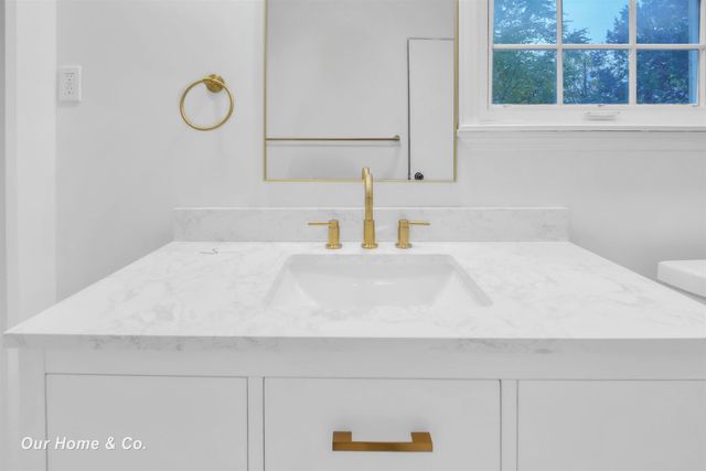 2502 Lee Drive, Bay City, MI 48708