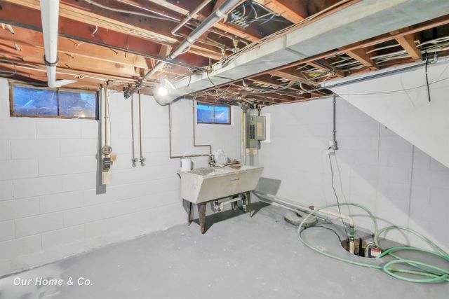 2502 Lee Drive, Bay City, MI 48708