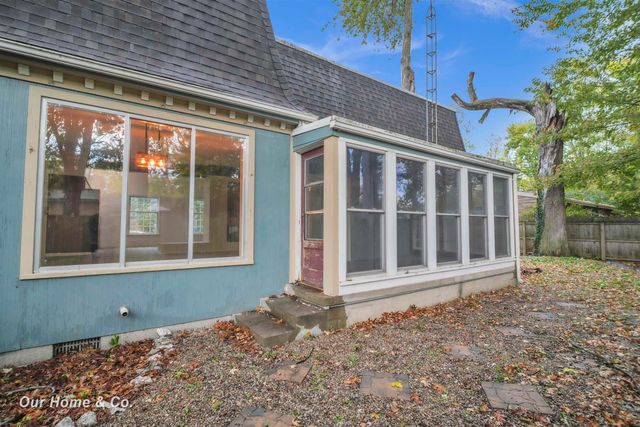 2502 Lee Drive, Bay City, MI 48708