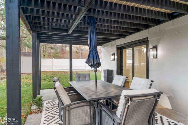 431 Fairlane Drive, Traverse City, MI 49684