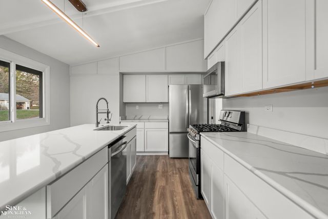 431 Fairlane Drive, Traverse City, MI 49684