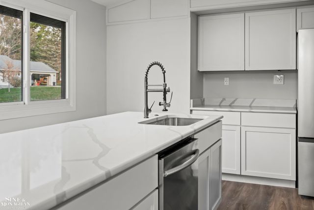 431 Fairlane Drive, Traverse City, MI 49684