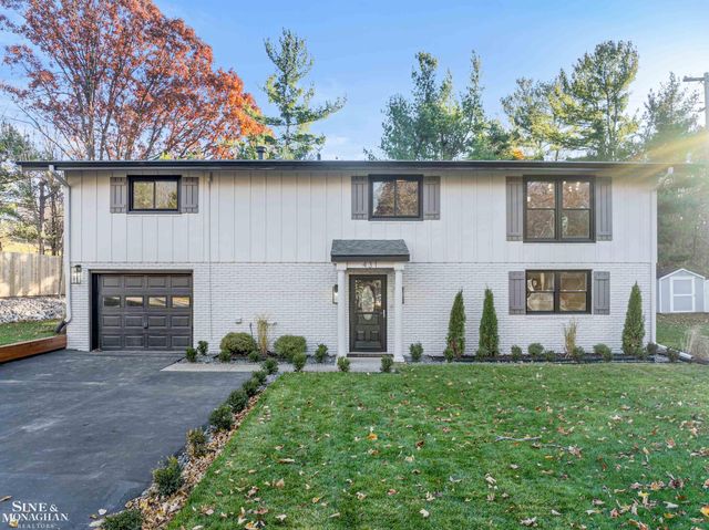 431 Fairlane Drive, Traverse City, MI 49684