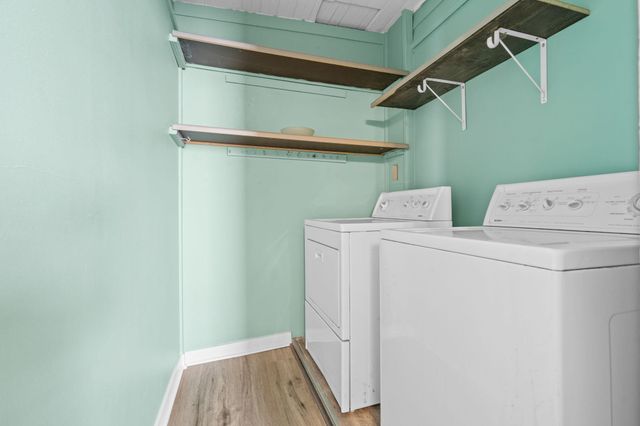 242 S Broadway St, Tekoa, WA 99033