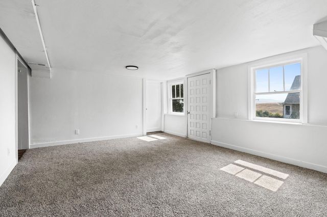 242 S Broadway St, Tekoa, WA 99033