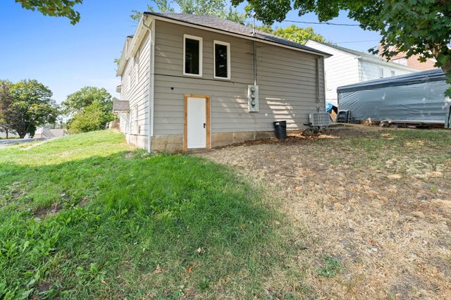 242 S Broadway St, Tekoa, WA 99033