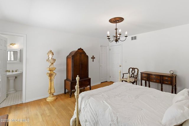 16 N Tunesbrook Drive, Toms River, NJ 08753