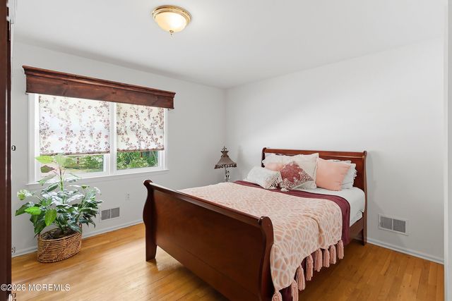 16 N Tunesbrook Drive, Toms River, NJ 08753