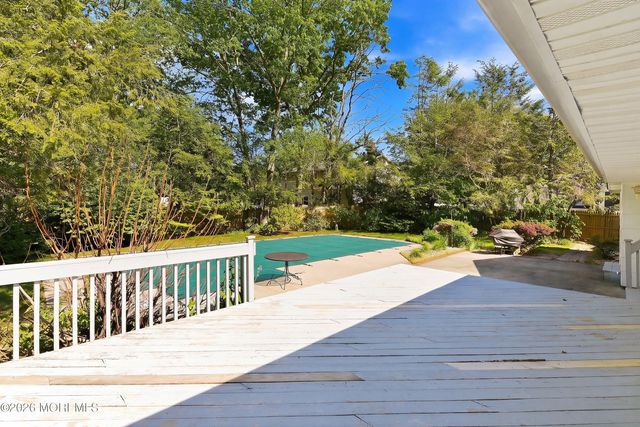 16 N Tunesbrook Drive, Toms River, NJ 08753