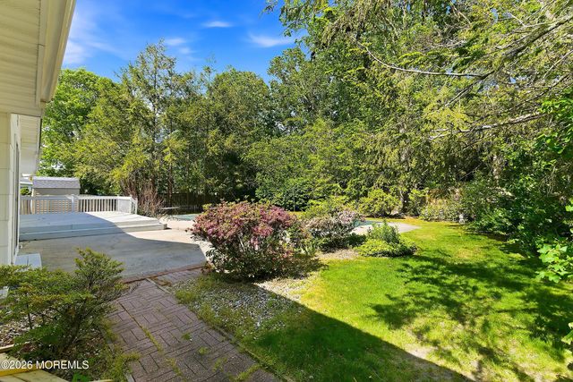 16 N Tunesbrook Drive, Toms River, NJ 08753