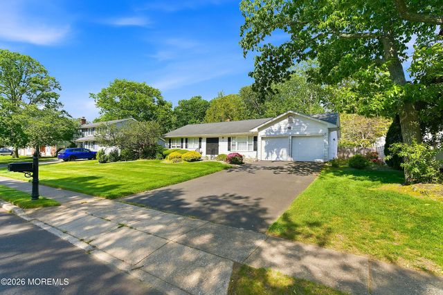 16 N Tunesbrook Drive, Toms River, NJ 08753