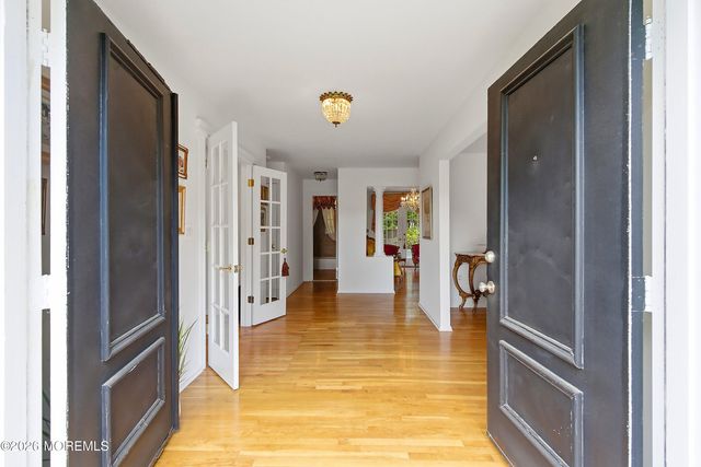 16 N Tunesbrook Drive, Toms River, NJ 08753