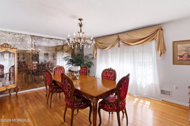 16 N Tunesbrook Drive, Toms River, NJ 08753