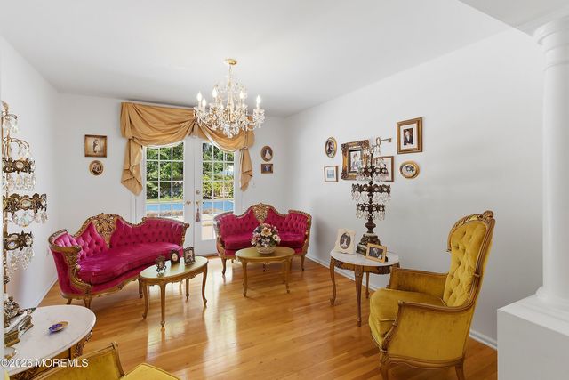 16 N Tunesbrook Drive, Toms River, NJ 08753