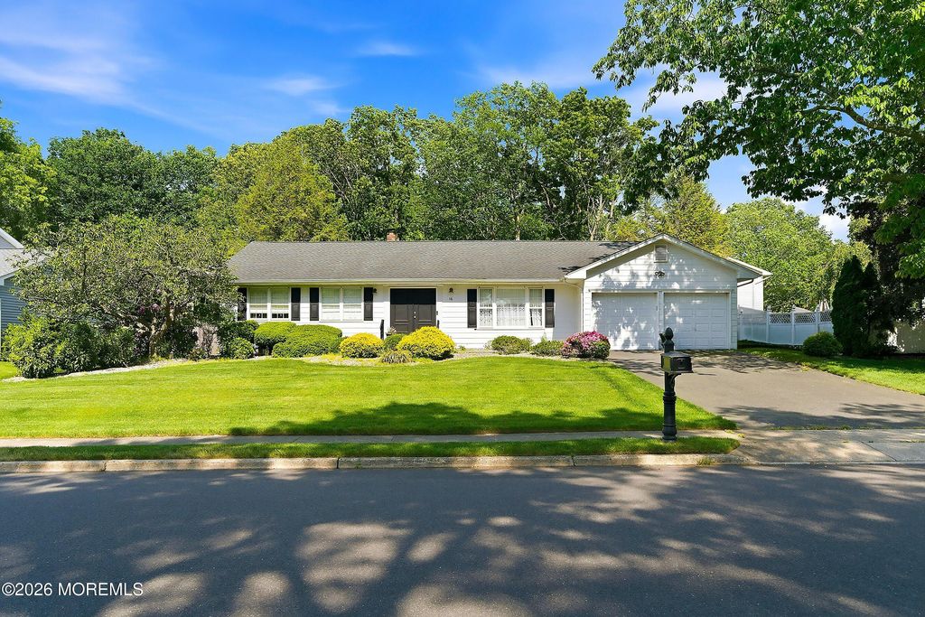 16 N Tunesbrook Drive, Toms River, NJ 08753